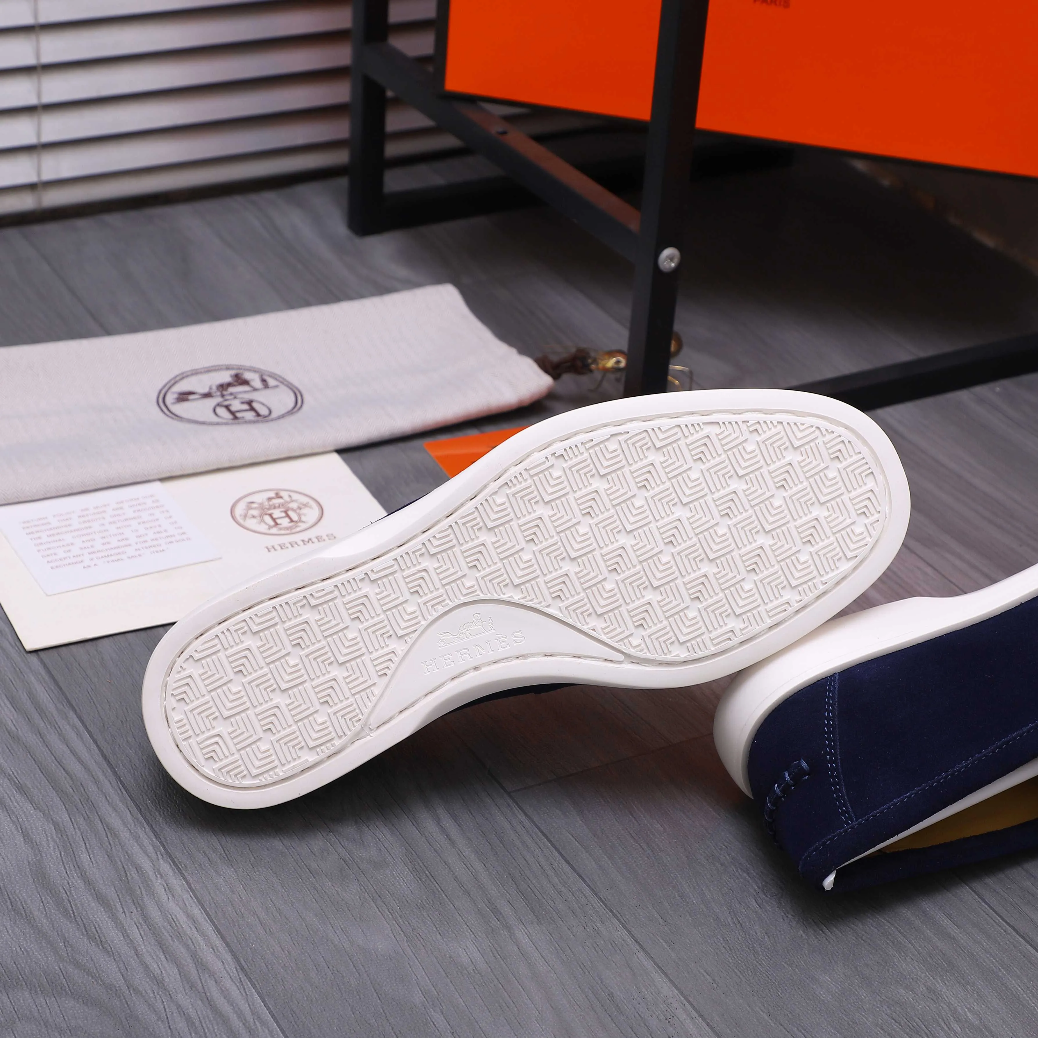 Men's shoes 💰p560 Product trademark: HERMES "Hermès" casual slip-on men's shoes. Regular size: 38-46 (45.46 is custom-made and non-refundable) Product materials: Selected frosted cowhide upper, cowhide lining, original foam rubber ultra-light sole